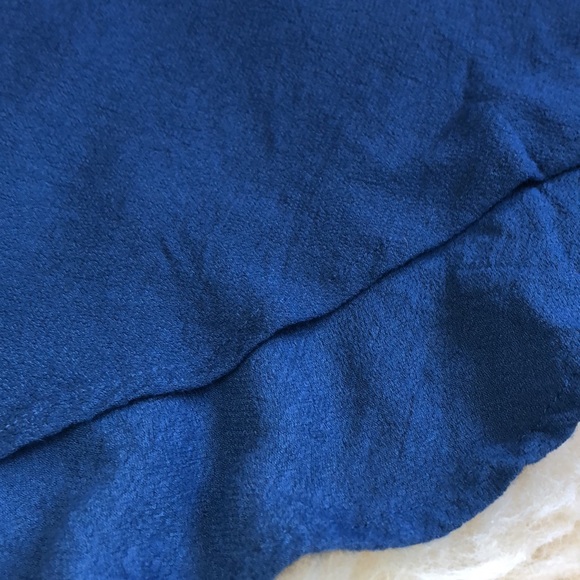 LULU’S blue ruffle copped tank. Size M - Picture 5 of 11